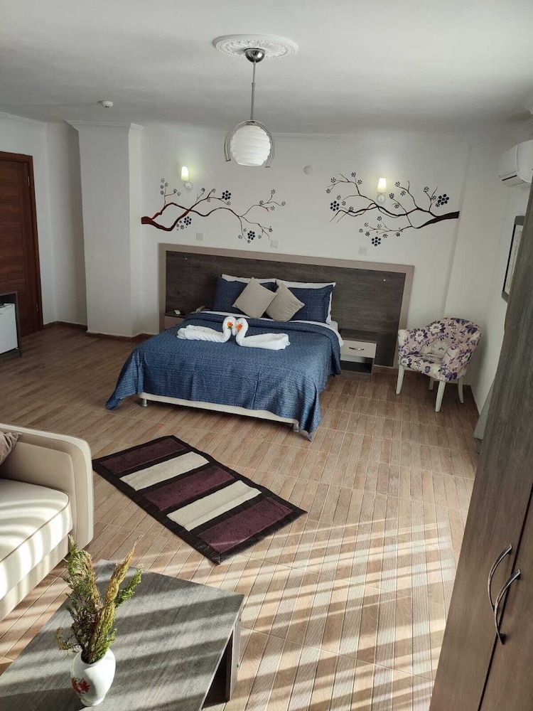 Basic Triple Room photo 1