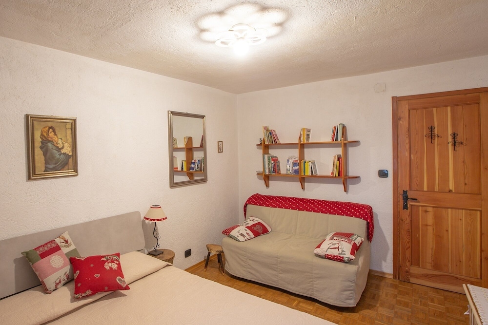 Apartment photo 1