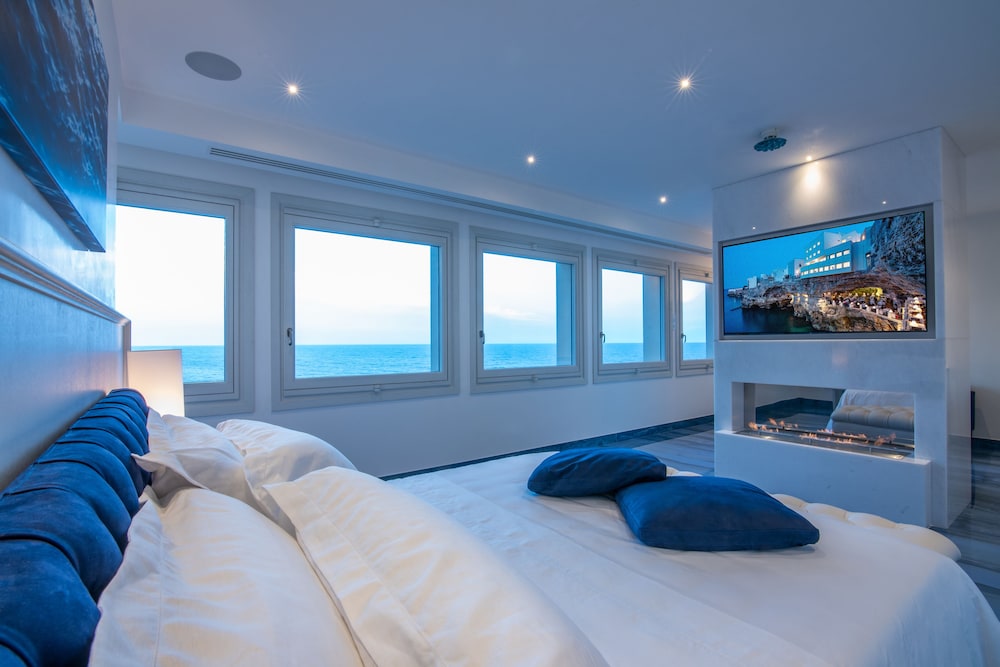 Suite (152) - Photo 1