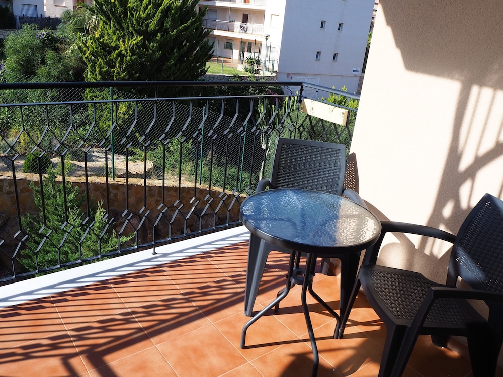 Family Apartment, 2 Bedrooms ( 3 adults and 1 child up to 15 years)