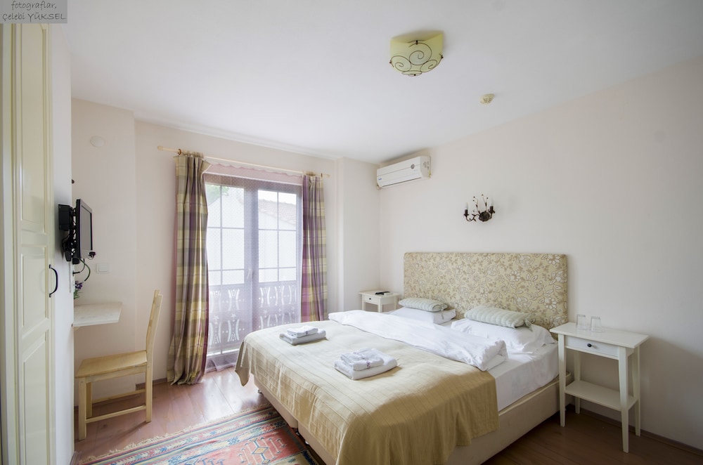 Standard Double Room photo 2