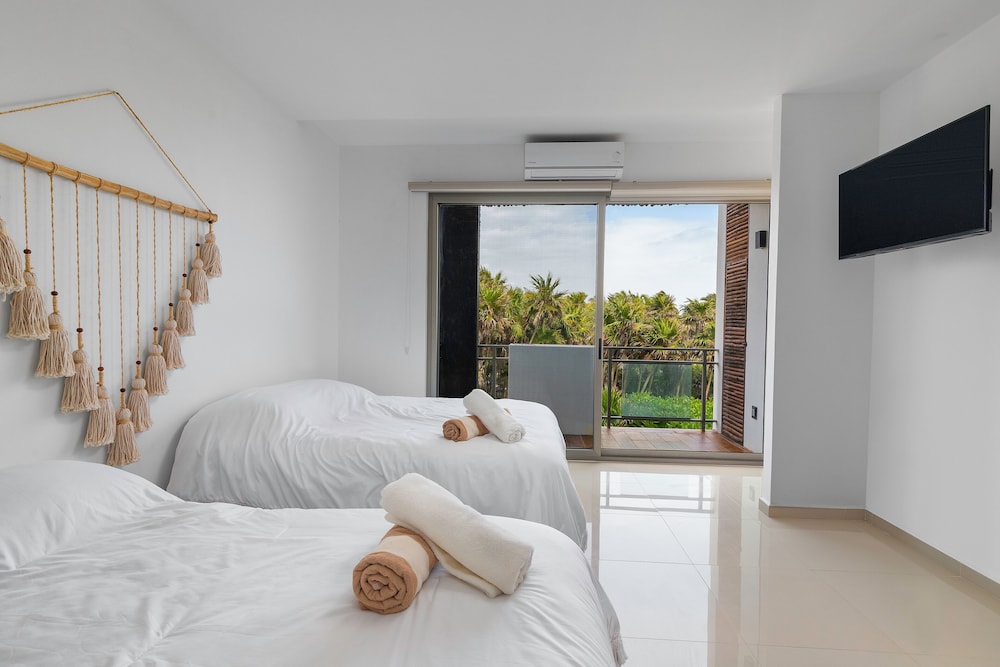 Luxury Apartment, 2 Bedrooms, Garden View