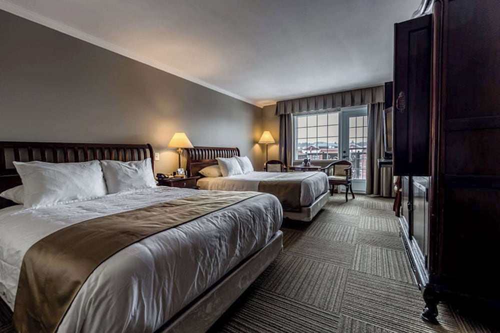 Superior Room, 2 Queen Beds, Balcony photo 1