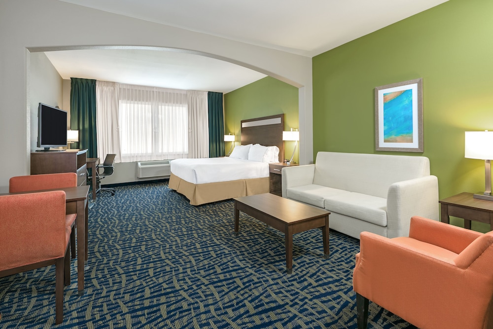 Standard Room, 1 King Bed, Accessible (Hearing) photo 3