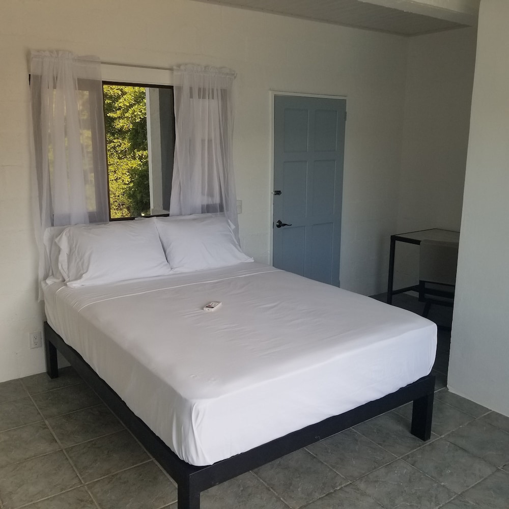 Room 8 photo 2