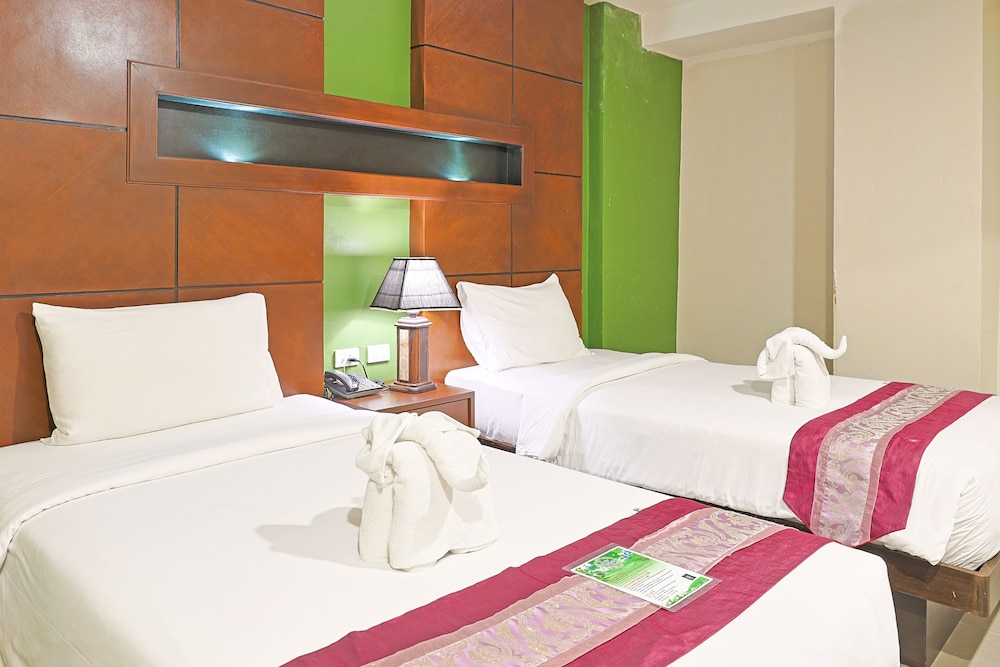 Deluxe Room, Bathtub - Photo 2