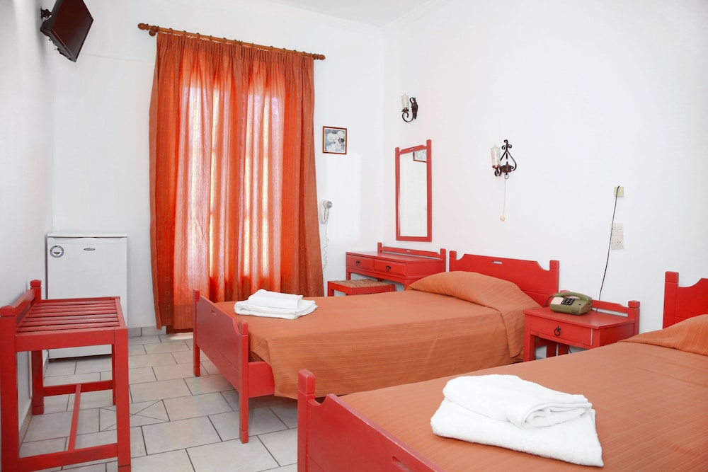 Standard Twin Room - Photo 1