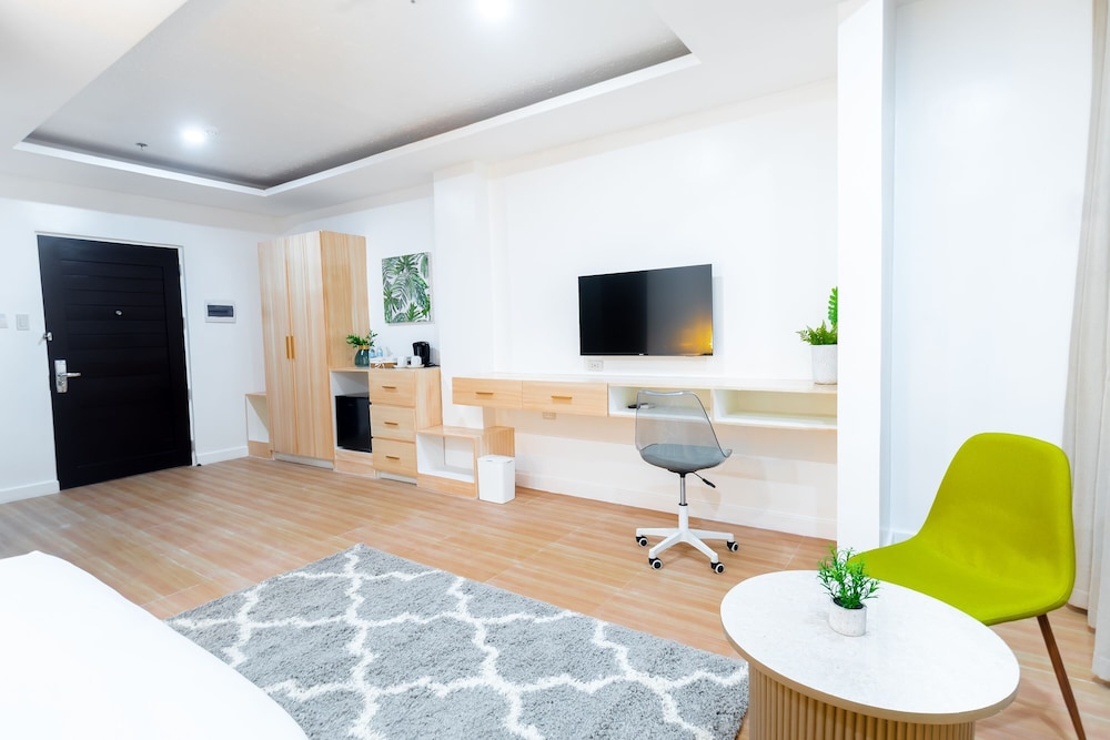 Deluxe Room - Photo 6