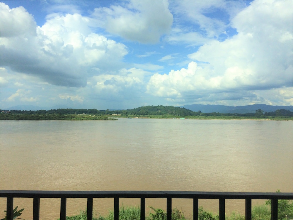 Grand Deluxe River View - Photo 3