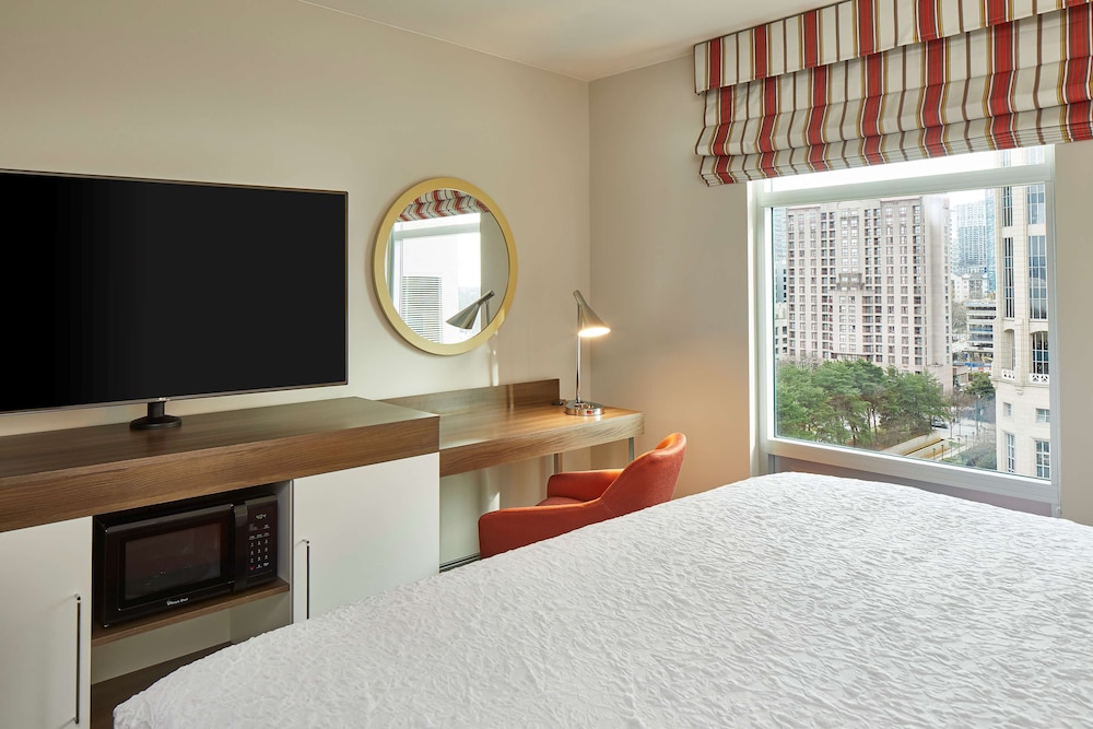 Room, 1 King Bed, Accessible - Photo 4