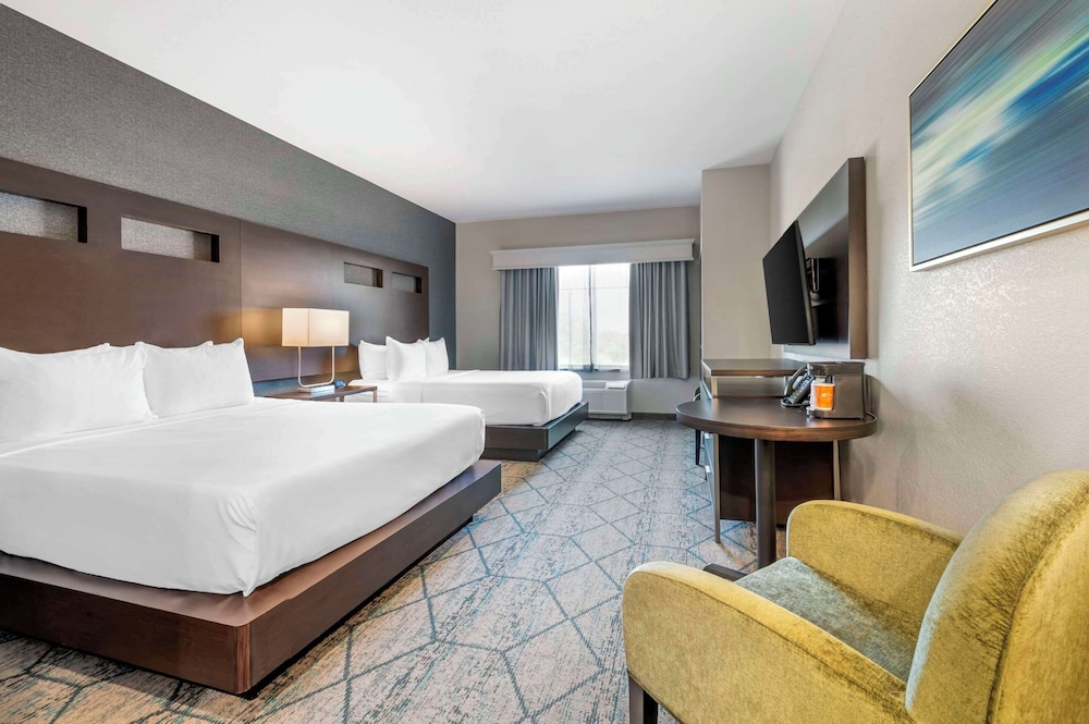 Room, 2 Queen Beds, Mobility Accessible, Non Smoking photo 2