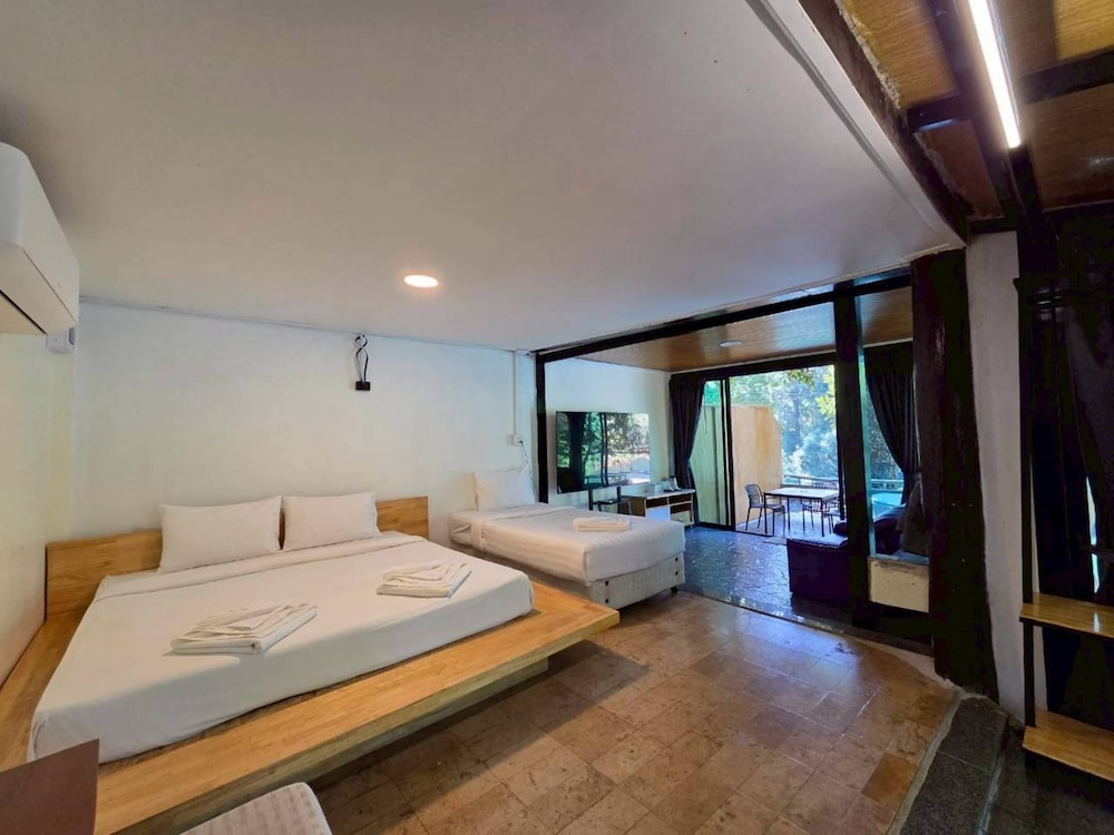 Deluxe Triple Room - Photo 3