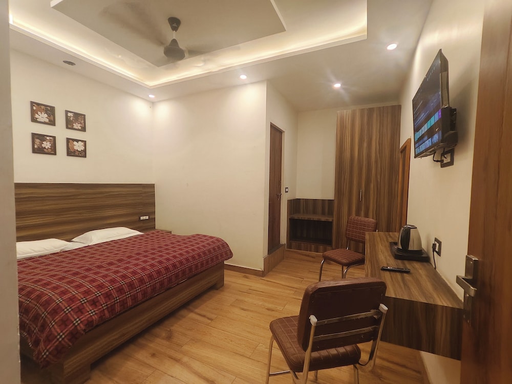 Basic Double Room