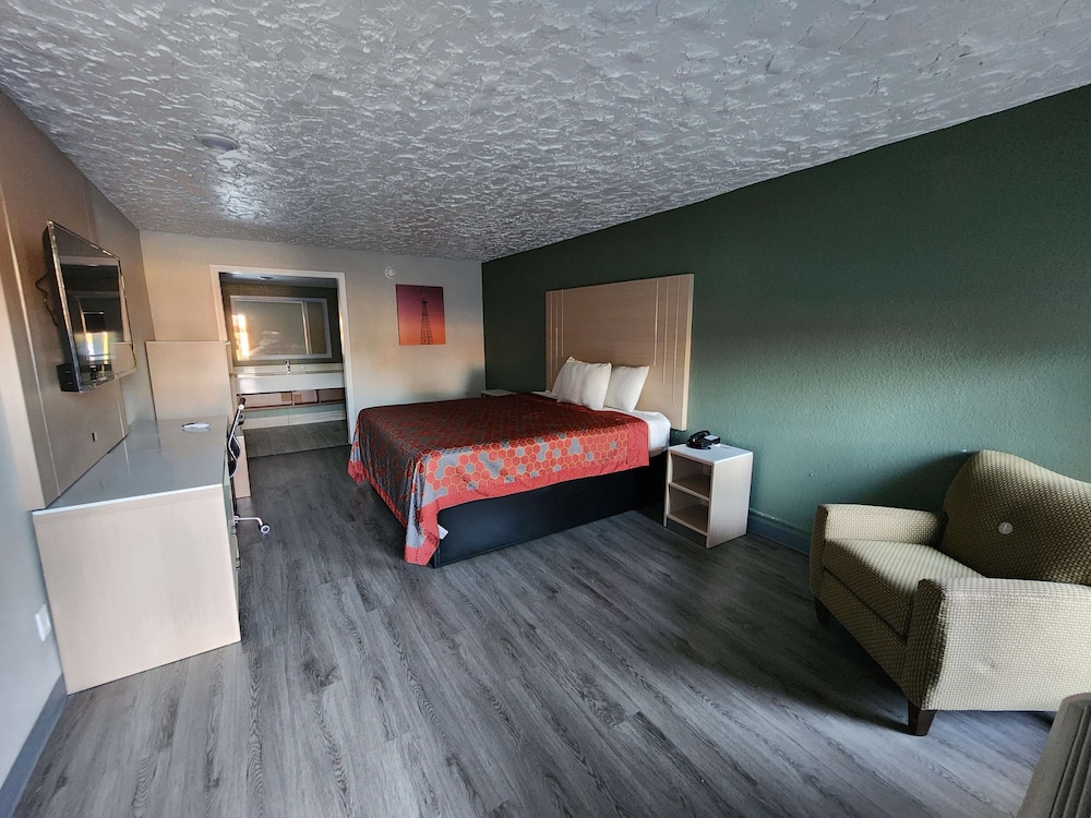 Room, 1 King Bed with Sofa bed, Non Smoking - Photo 1