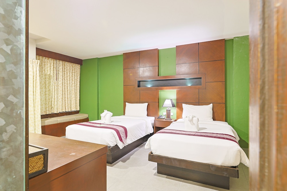 Deluxe Room, Bathtub - Photo 5