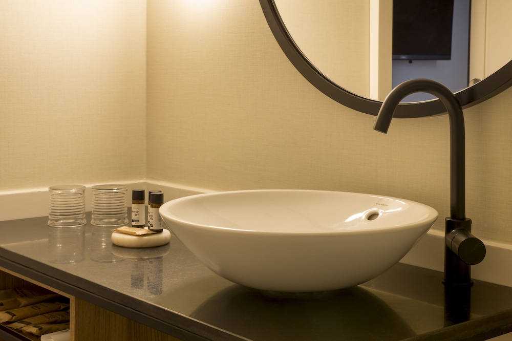 Standard Double Room - Photo 7