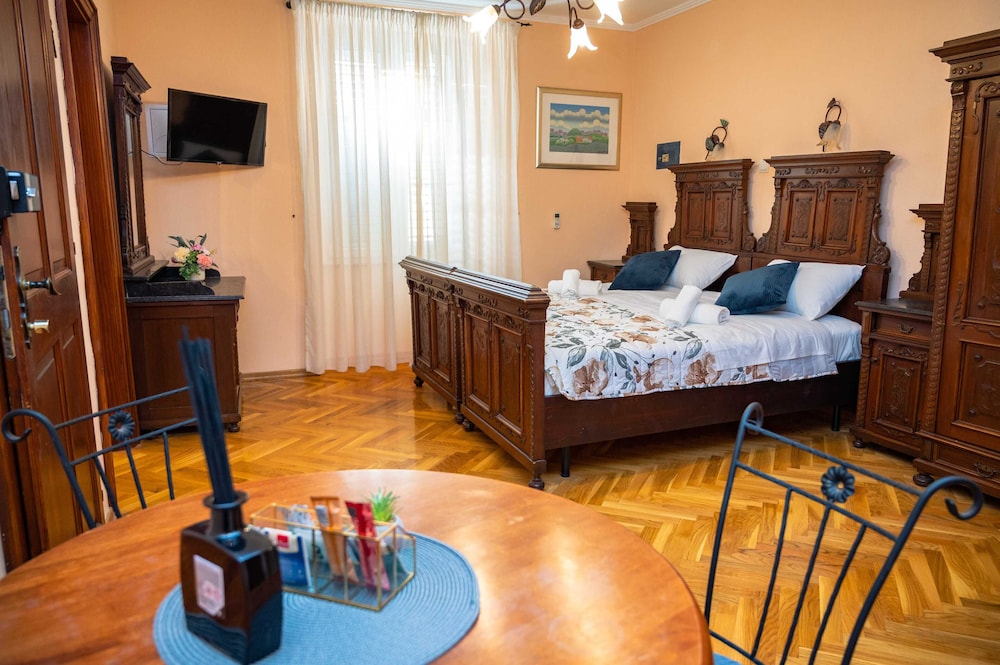 Triple Room (Triple Room With View 7) photo 3