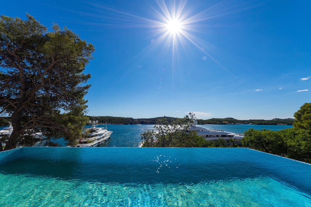 Exclusive Villa