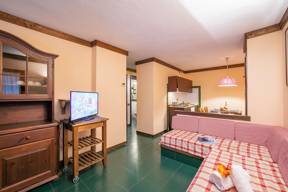 Family Apartment, Multiple Bedrooms, Mountainside (Grange Hike & Ski - 16D Sestriere) photo 3