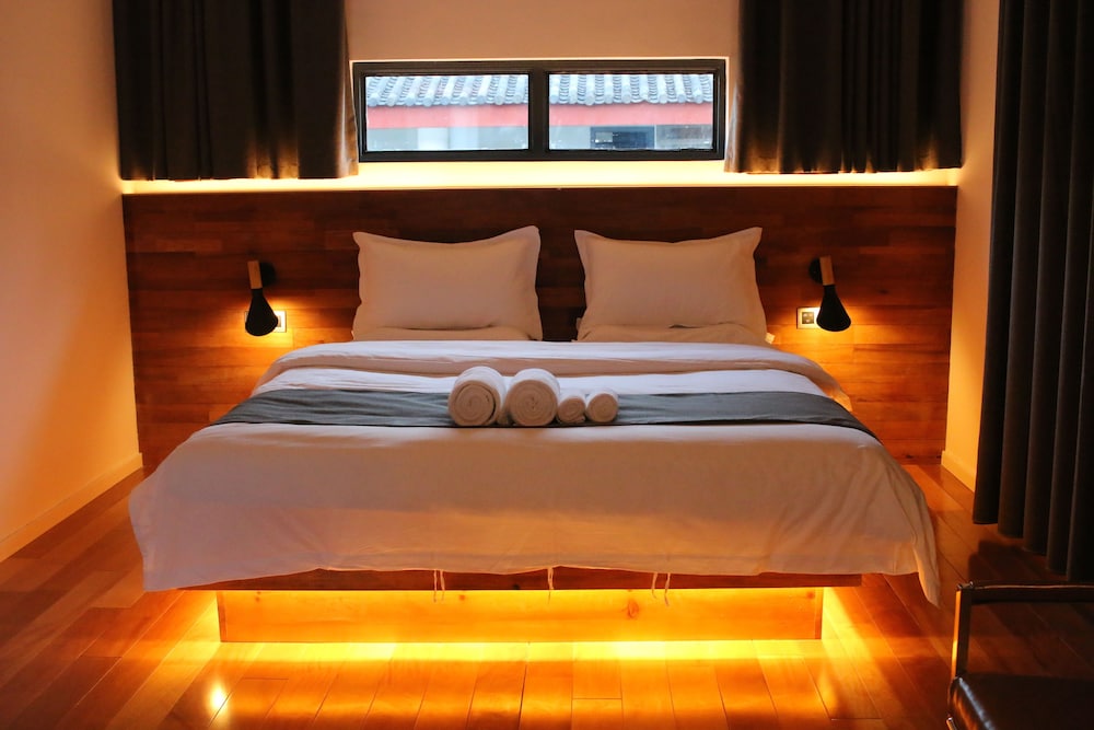 Deluxe King Room photo 1