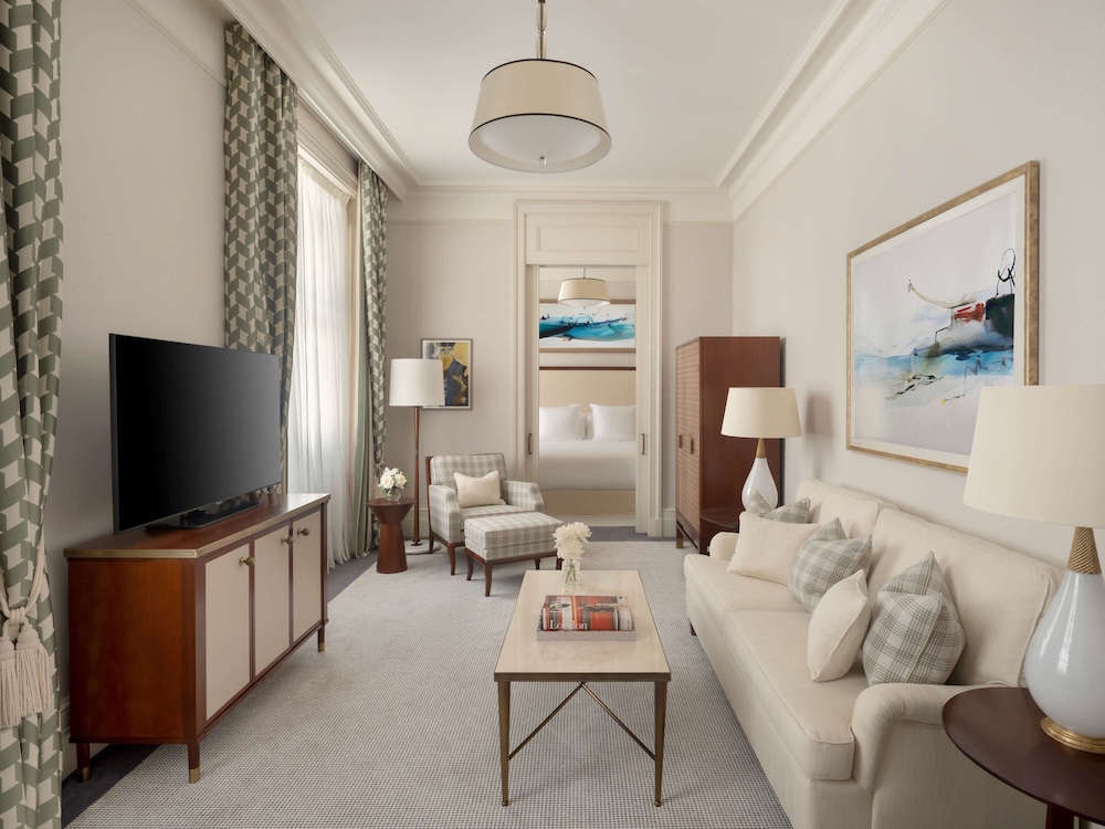Suite (Westminister)