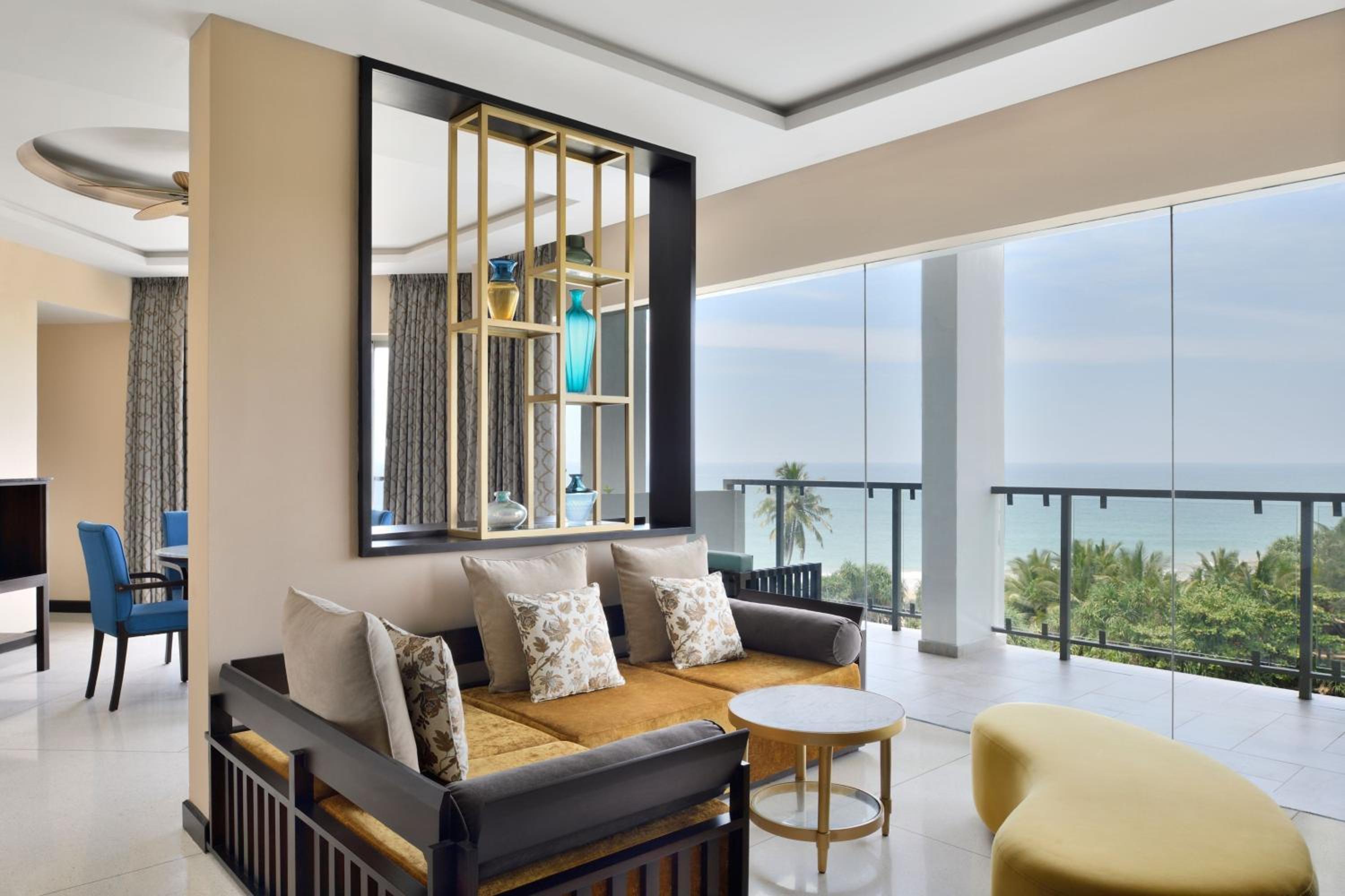 Bedroom Suite, 1 King, Ocean view, Balcony  photo 2