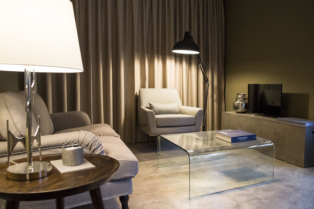 Design Apartment, 2 Bedrooms, Terrace, Ground Floor