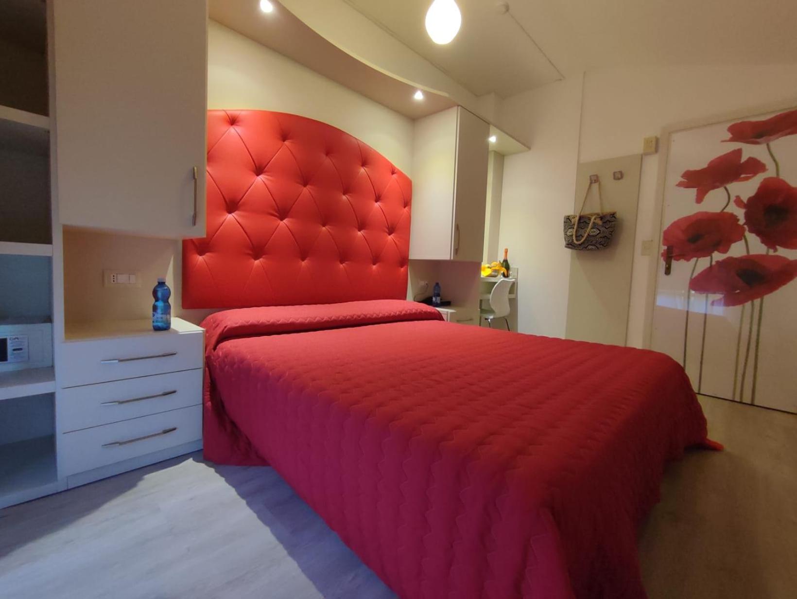 Standard Double or Twin Room with Sea View - Photo 3