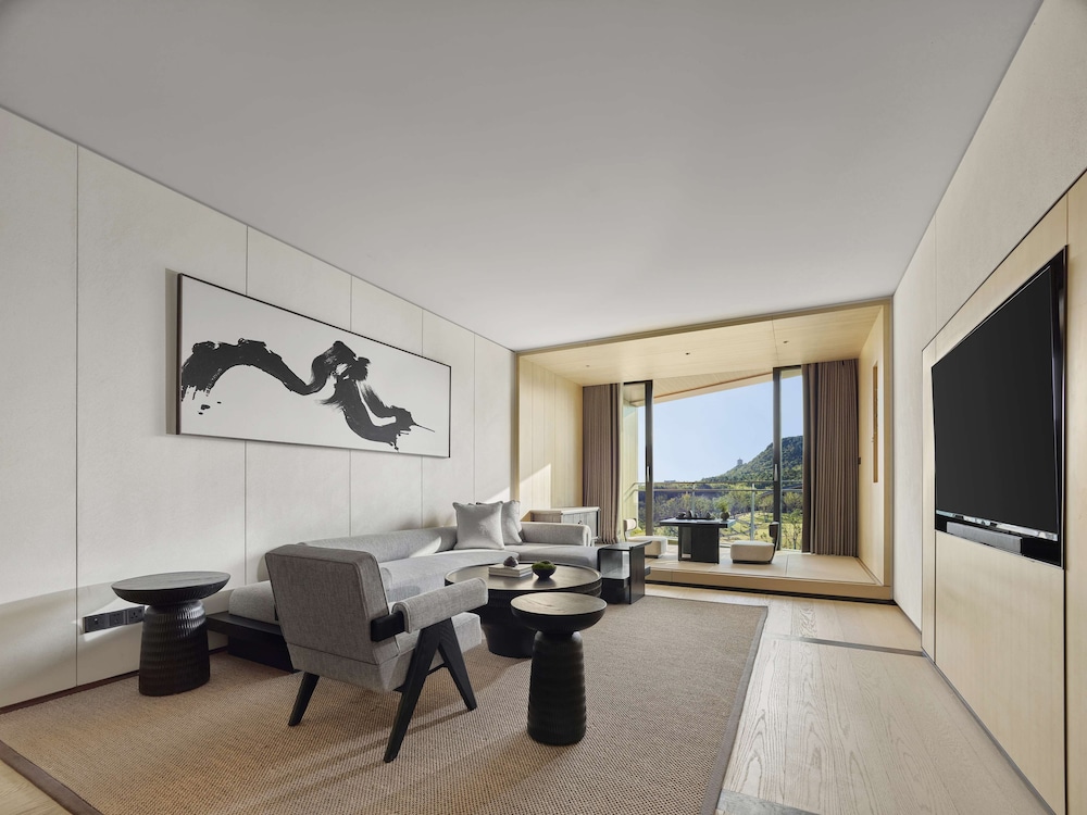 Suite, 1 Bedroom photo 1