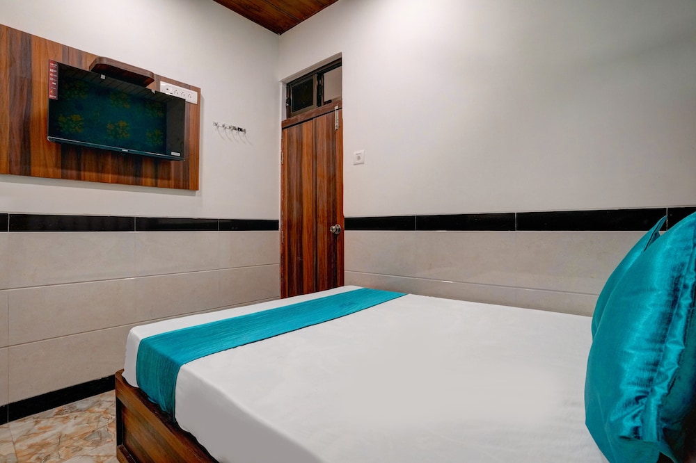 Deluxe Room - Photo 10