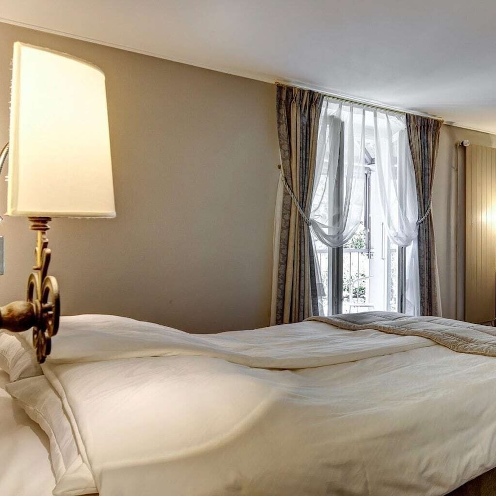 Junior Suite, 1 Bedroom, Balcony, Garden View photo 1
