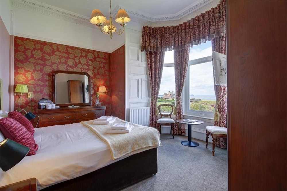 Standard Double or Twin Room, Ensuite, Sea View