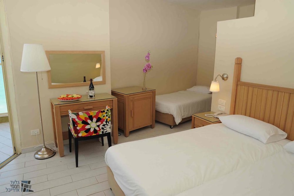 Economy Double or Twin Room, Ocean View photo 1