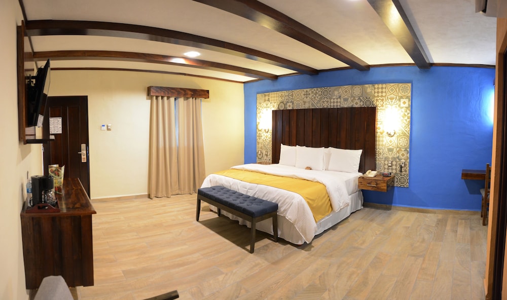 Suite, 1 Bedroom (Master) - Photo 7
