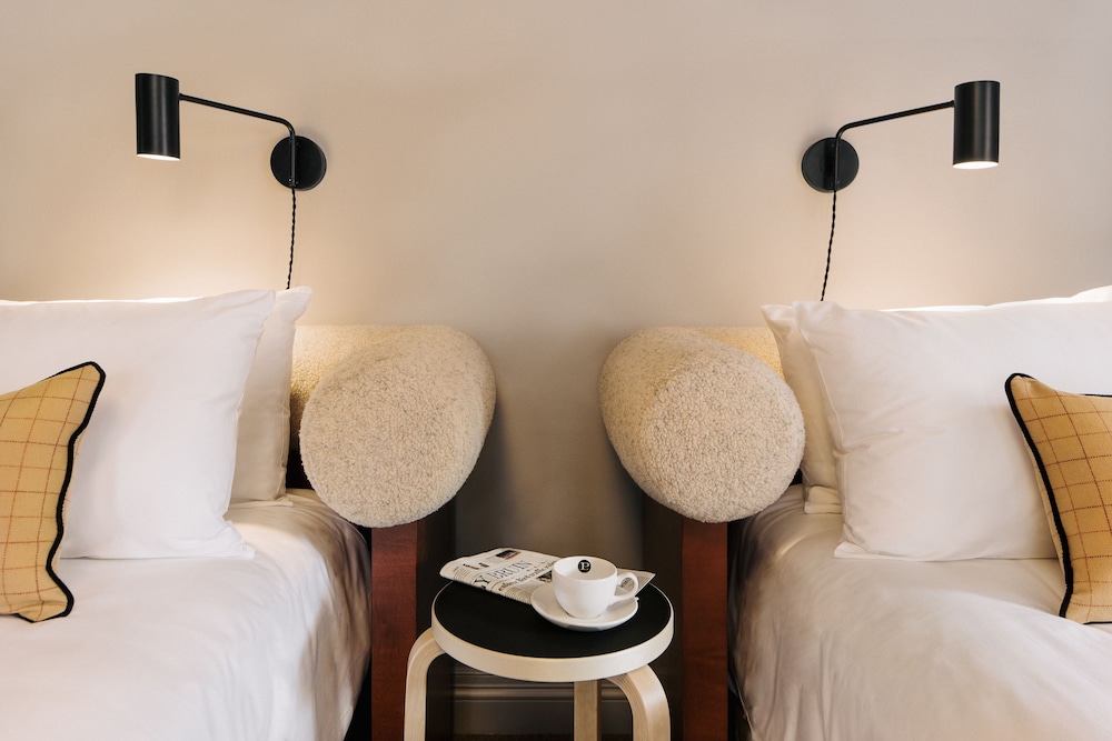 Standard Room, 2 Queen Beds (The Queen Double) photo 3