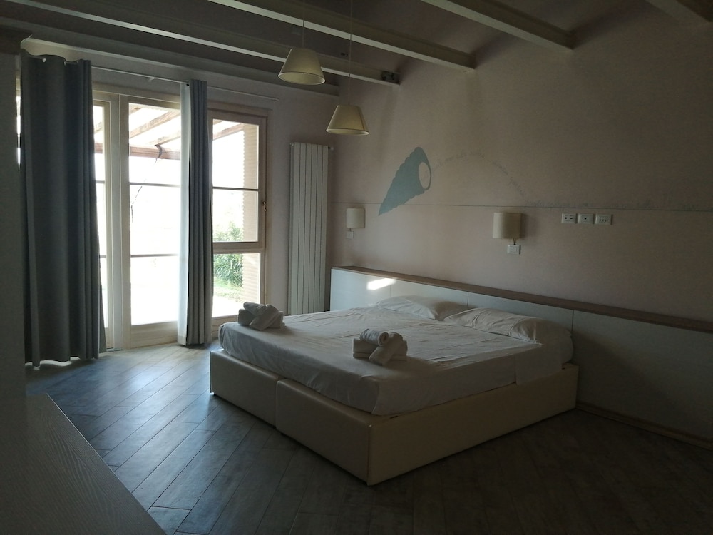 Superior Loft, 1 Bedroom, 2 Bathrooms, Garden Area photo 2