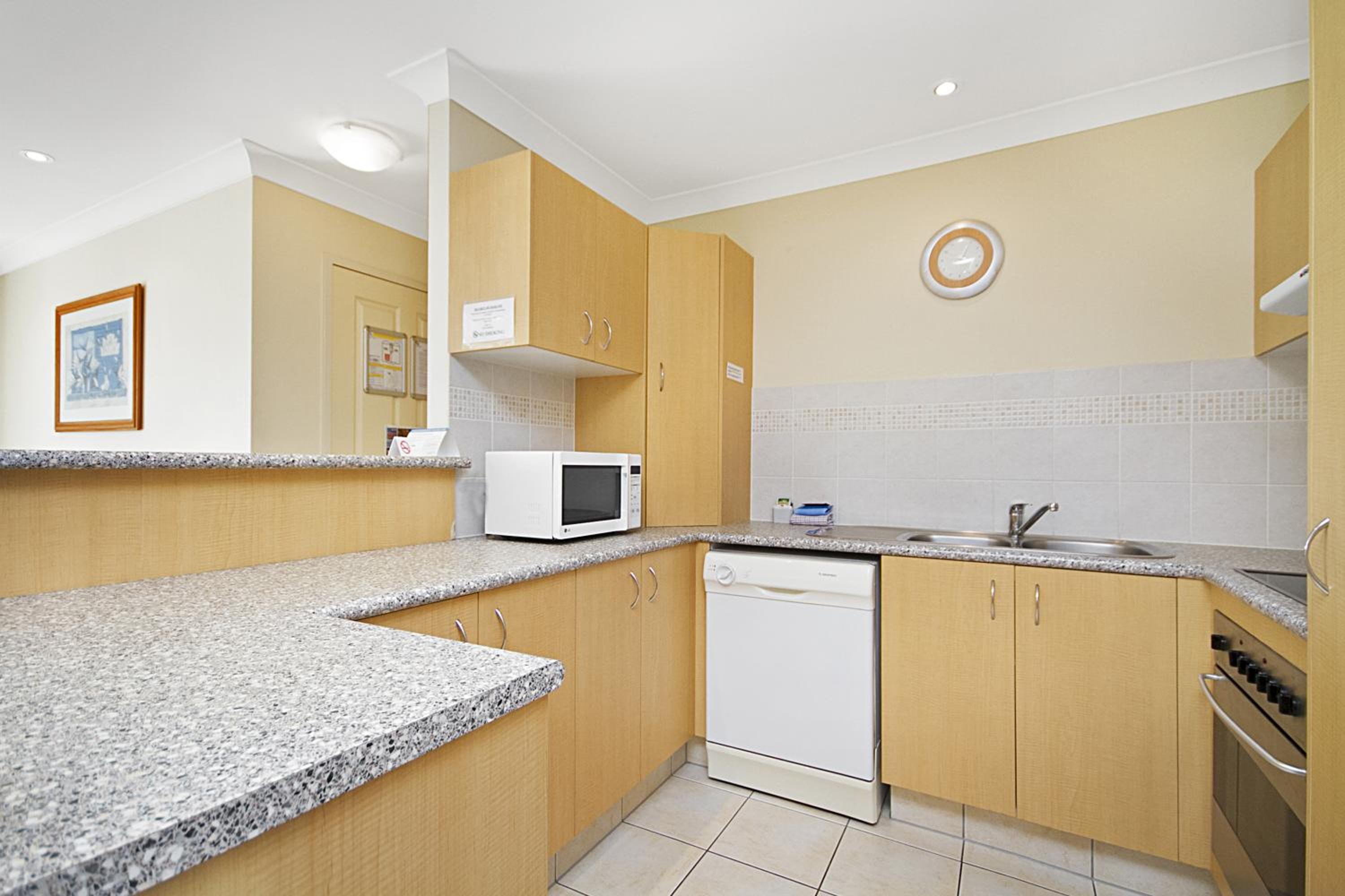 Two Bedroom Apartment with Partial Ocean View - Photo 5