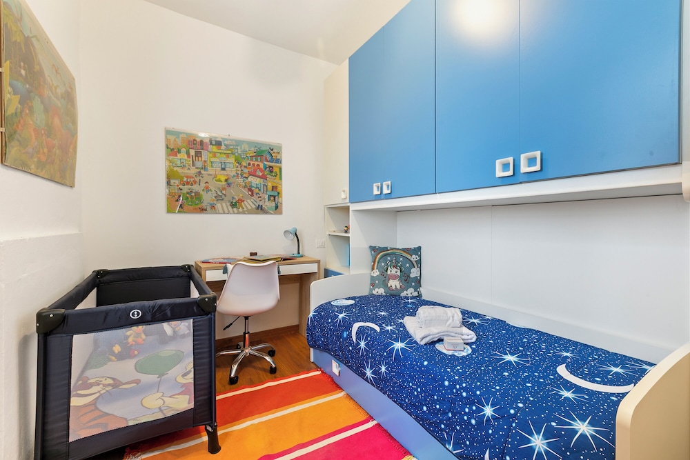 Family Apartment, Multiple Bedrooms (Appartment With Pool And Garden) photo 2