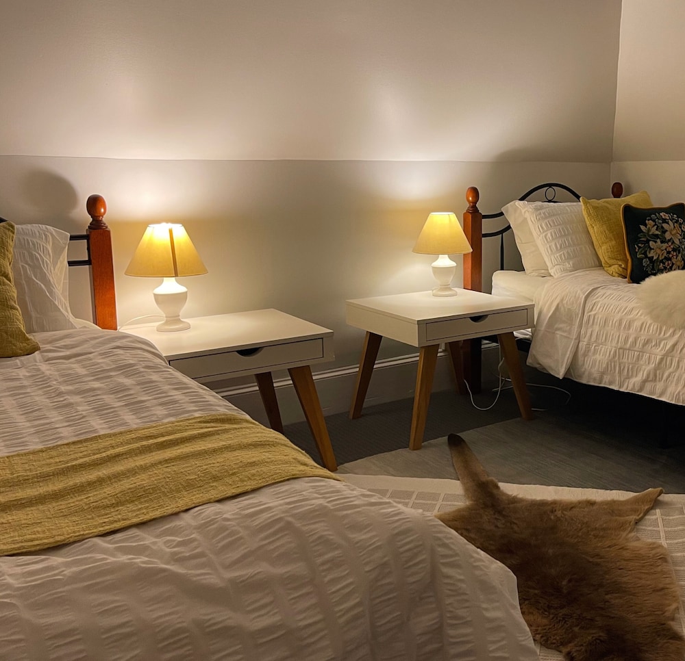 Standard Room, 2 Twin Beds (Eliza)