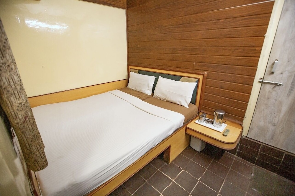 Standard Double Bedded Room - Photo 3