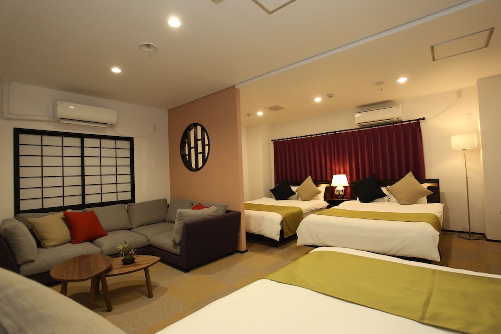 Deluxe Triple Room (3 Double Beds)
