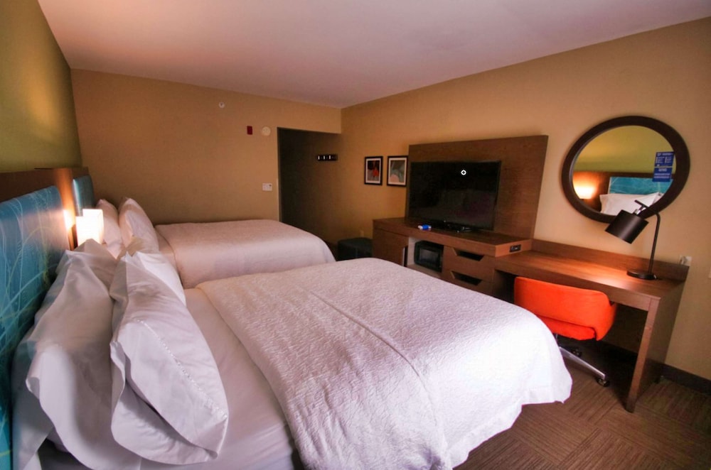 Room, 2 Queen Beds, Non Smoking - Photo 3