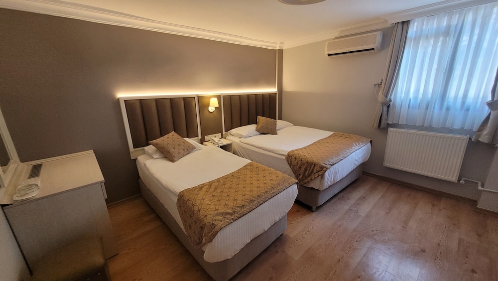 Standard Triple Room photo 2