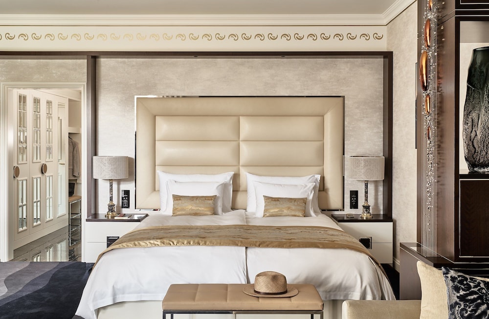 Junior Suite (Deluxe) - Photo 4