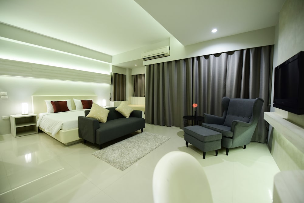 Deluxe Room, Balcony