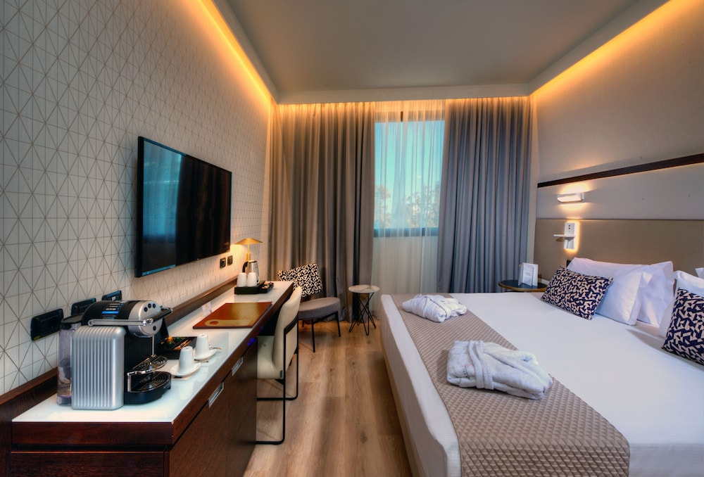 Superior Double Room Single Use photo 1