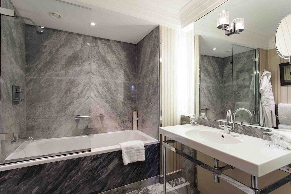 Capital Townhouse Junior Suite photo 3