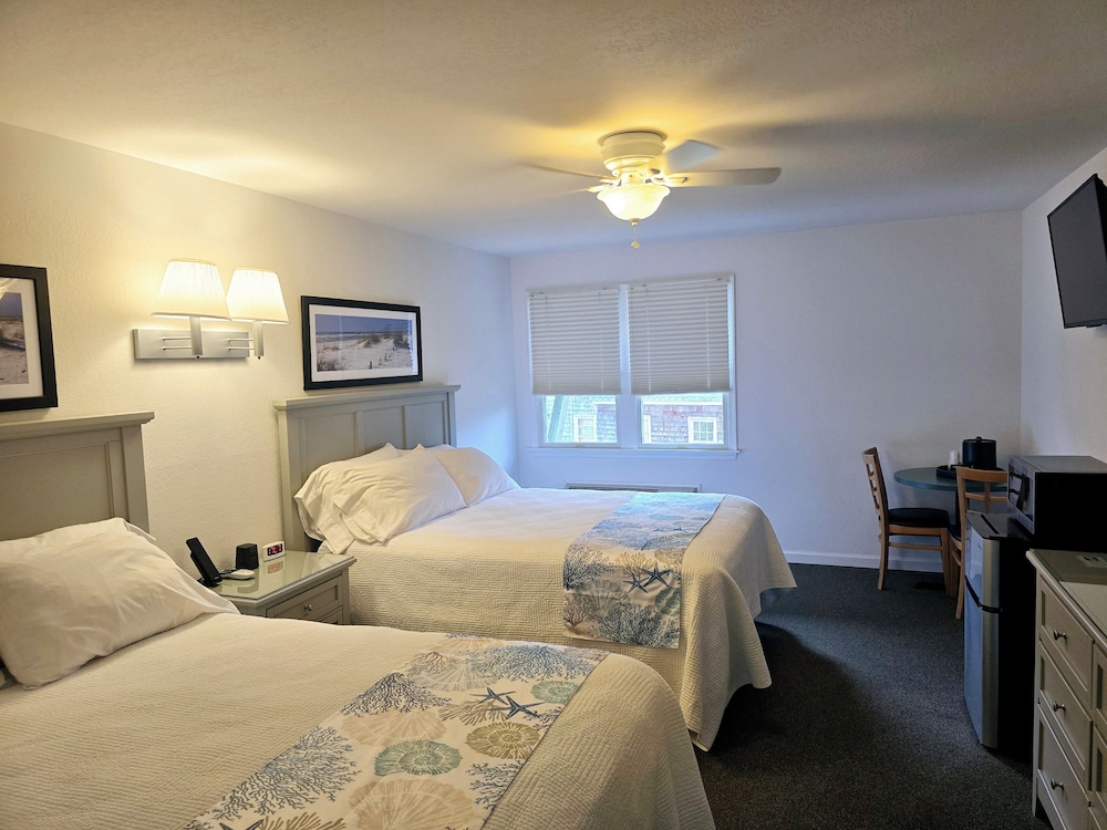 Standard Room, 1 Bedroom, Non Smoking (2nd Floor, Non-Harborfront, 2 Queen)