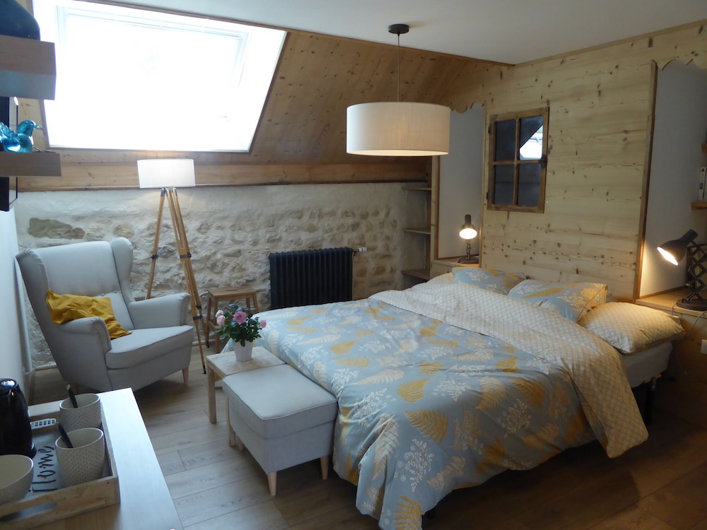 Signature Double or Twin Room, Private Bathroom, Mountain View photo 3