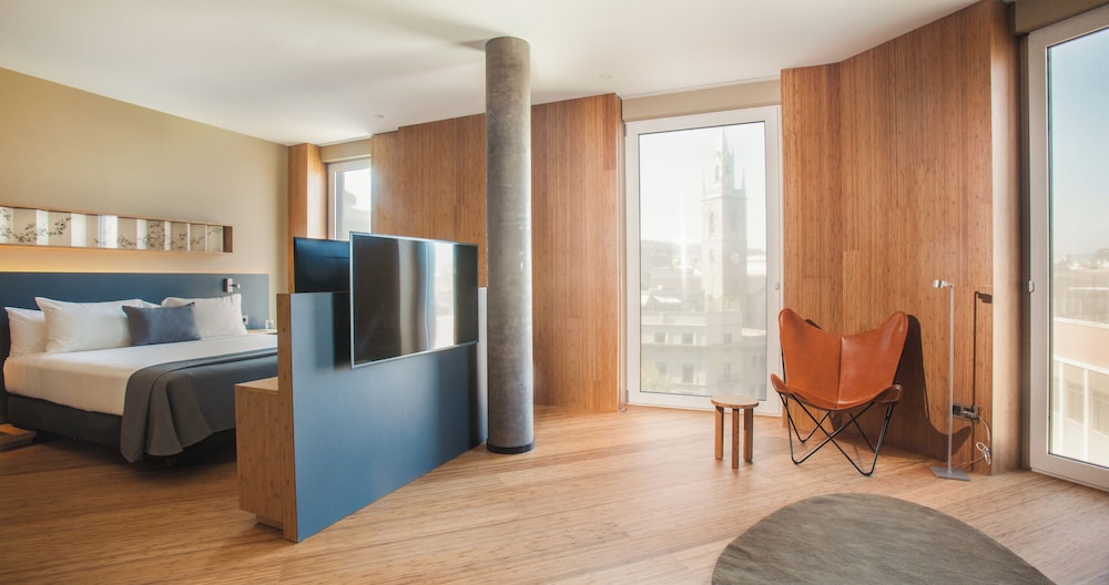 Suite (Sagrada Familia | Single Use)